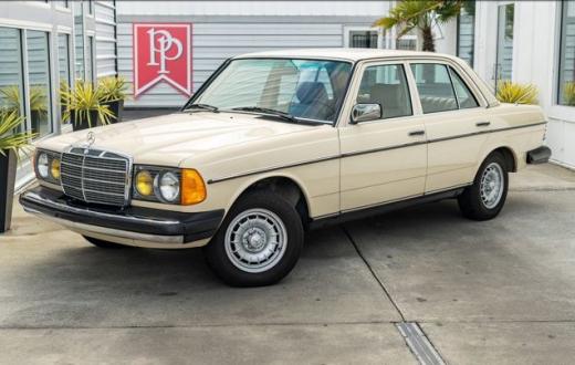 1982 Mercedes-Benz 300D For Sale | Vintage Driving Machines